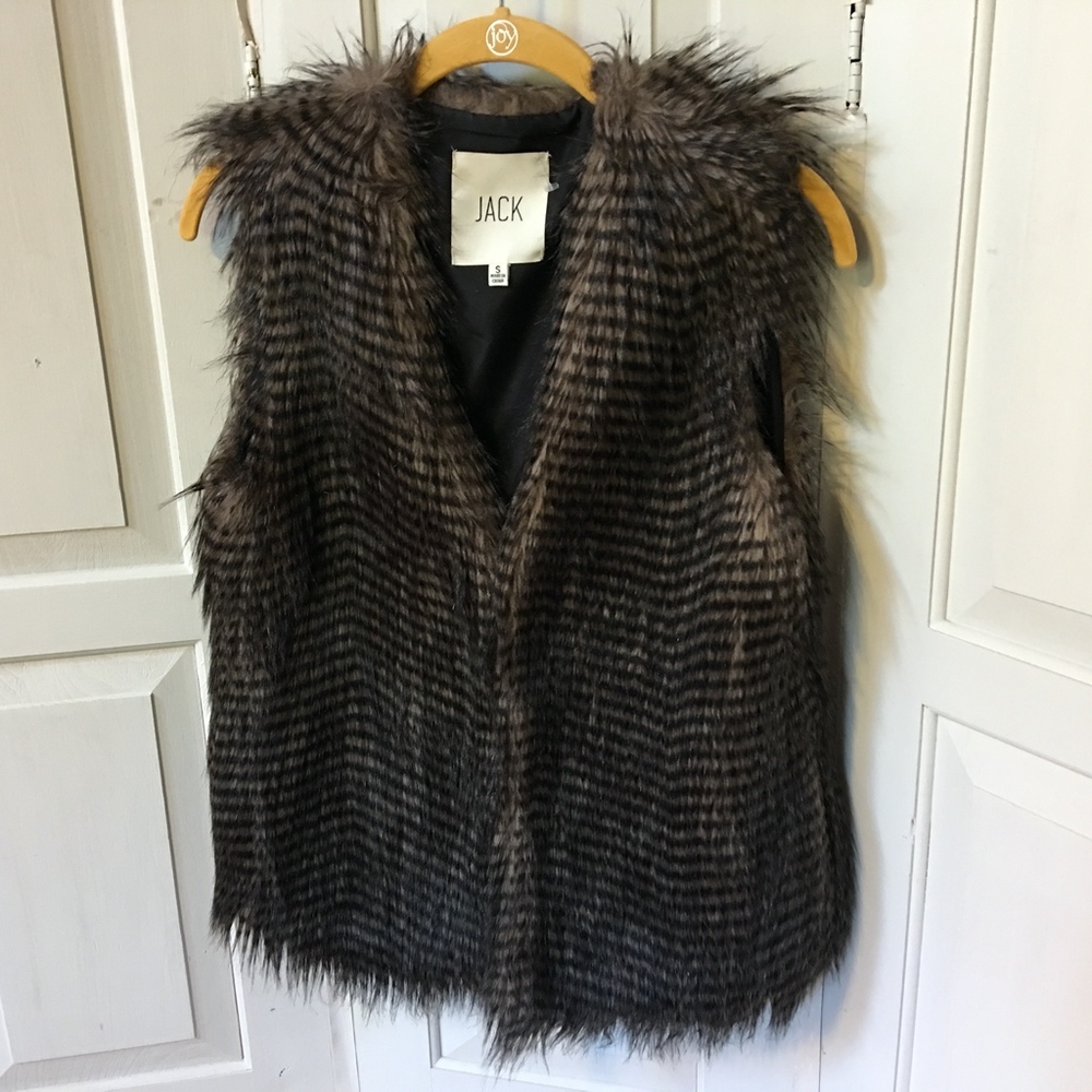JACK Black/ Brown Faux Wispy Fur Vest - Picture 6 of 8